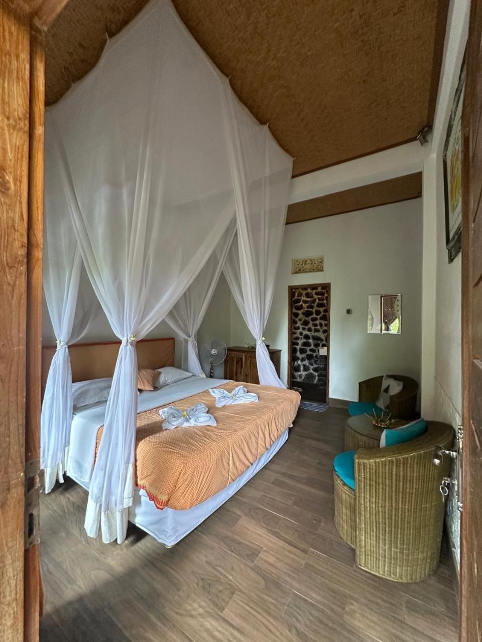 Omunity Bali Hotel Singaraja Kültér fotó