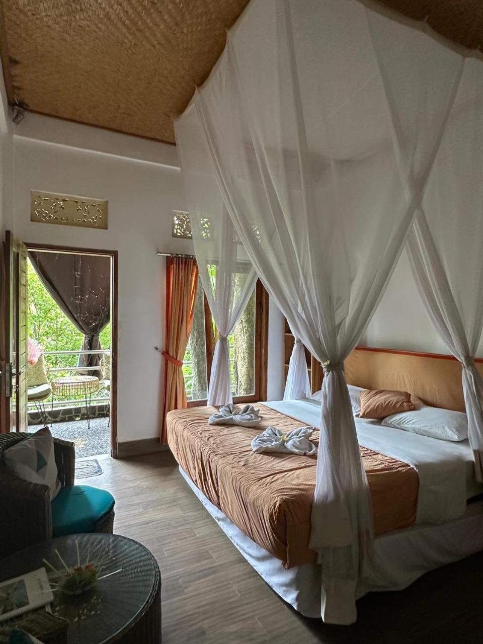 Omunity Bali Hotel Singaraja Kültér fotó