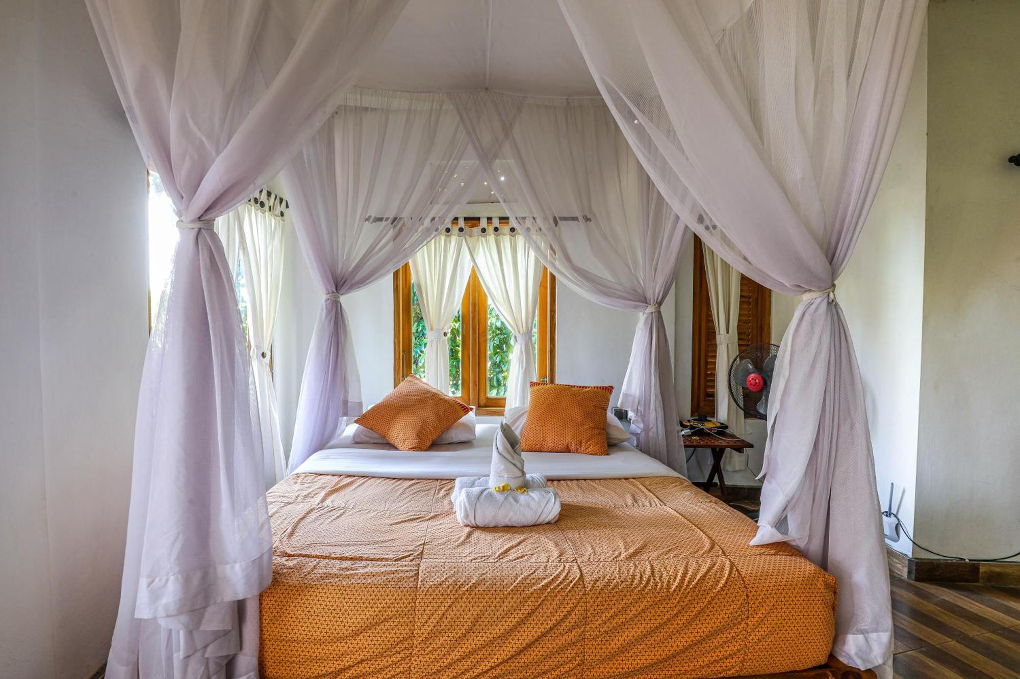 Omunity Bali Hotel Singaraja Kültér fotó